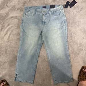 NYDJ Chloe Capri Jeans in Thistle‎ Falls Blue
